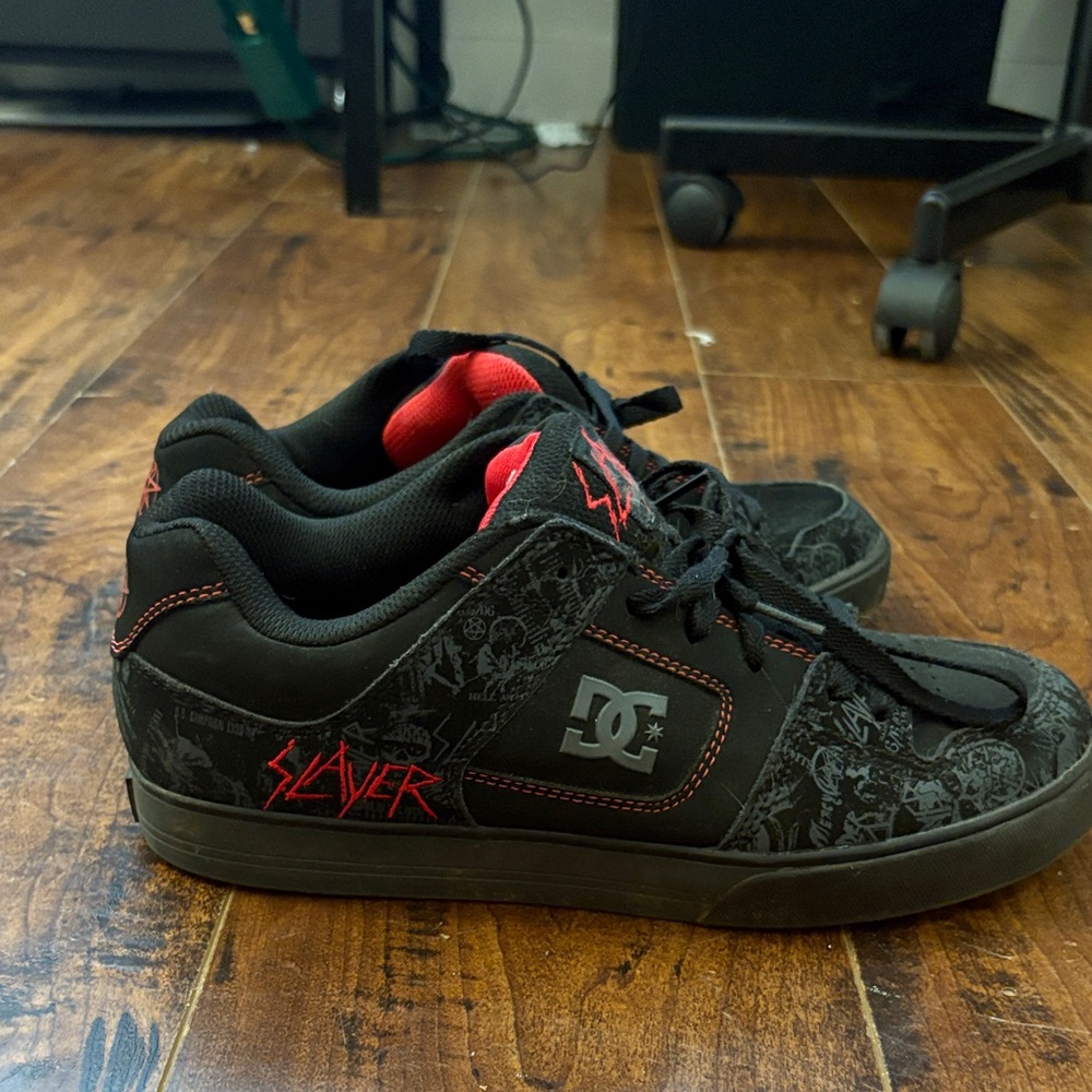 DC mens limited editon slayer band shoes